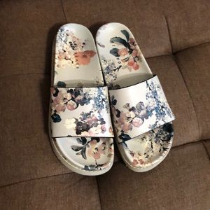 Metaphor women’s shoes